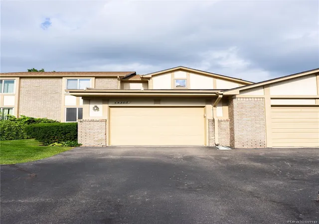 Photo 2 of Condo for sale at 45302 Manor Dr, Shelby Township, MI 48317 | MLS# 20261058902 | Listing updated on 2026-08-18