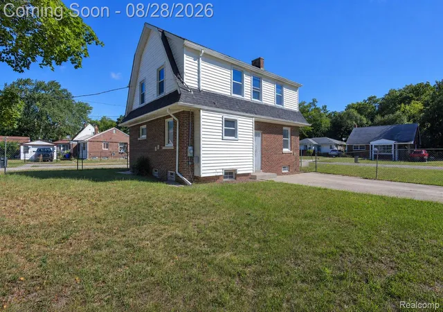 Photo 4 of Single family home for sale at 18785 Glenhurst St, Detroit City Wayne, MI 48219 | MLS# 20261058906 | Listing updated on 2026-08-31