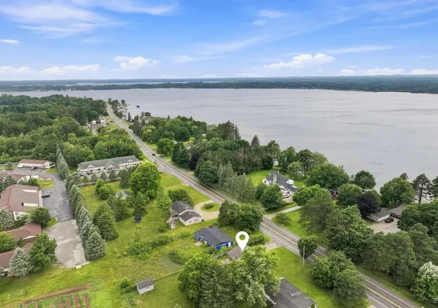 3rd image of 1017 Sunnyside Dr, Cadillac, MI 49601 | MLS# 78080071640