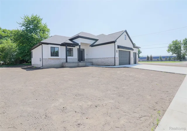 Photo 4 of Single family home for sale at 55050 Englewood Dr, Macomb, MI 48042 | MLS# 20261058908 | Listing updated on 2026-09-10