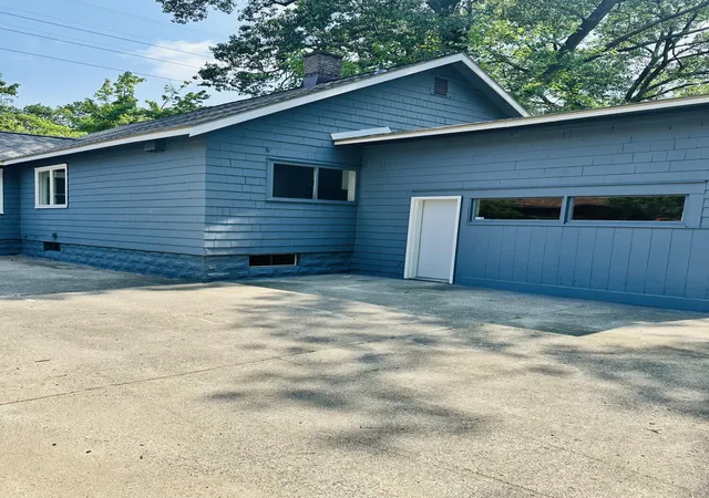 Photo 4 of Single family home for sale at 1953 Jiroch St, Muskegon, MI 49442 | MLS# 71026039050 | Listing updated on 2026-09-16