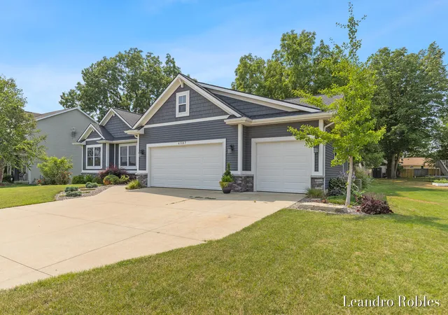 3rd image of 6587 Alward Dr, Hudsonville, MI 49426 | MLS# 65026039055