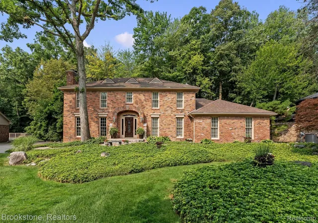 3rd image of 6521 Red Oak Dr Nw, Troy, MI 48098 | MLS# 20261058911