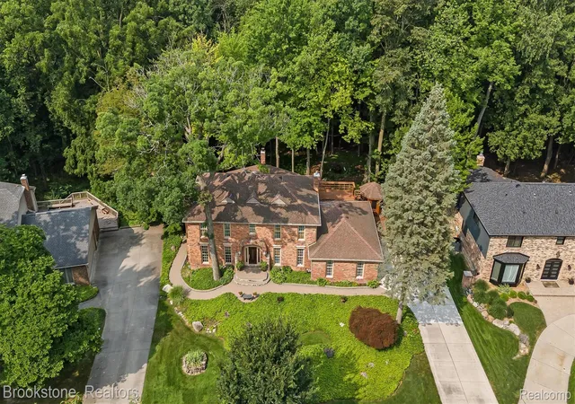 4th image of 6521 Red Oak Dr Nw, Troy, MI 48098 | MLS# 20261058911