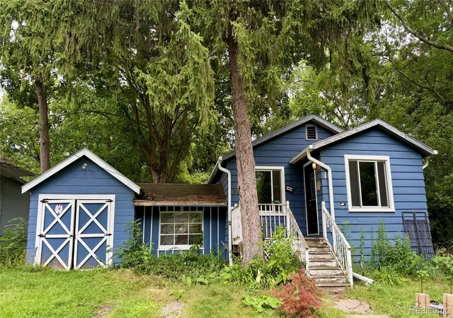 Photo 1 of Single family home for sale at 16658 Ridge Rd, Detroit, MI 48219 | MLS# 20261058915 | Listing updated on 2026-09-12
