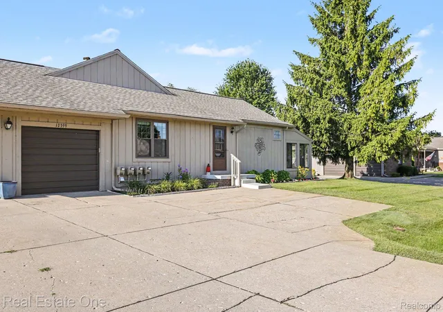 4th image of 12399 Nantucket Dr, South Lyon, MI 48178
