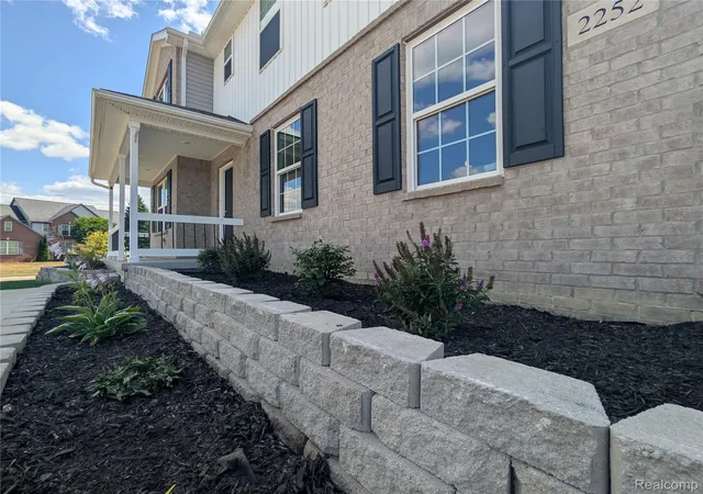 2nd image of 2252 Lake Ridge Dr, Grand Blanc, MI 48439 | MLS# 20261058926
