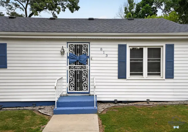 Photo 3 of Single family home for sale at 813 Barnes St, Albion, MI 49224 | MLS# 65026039058 | Listing updated on 2026-07-30