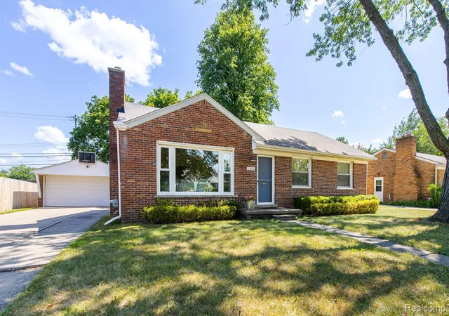 Photo 1 of Single family home for sale at 3852 Ravena Ave, Royal Oak, MI 48073 | MLS# 20261058935 | Listing updated on 2026-10-01