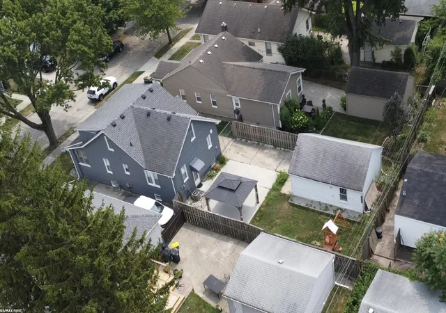 Photo 2 of Single family home for sale at 608 S Edgeworth Ave, Royal Oak, MI 48067 | MLS# 58050216538 | Listing updated on 2026-09-22