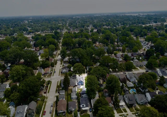 Photo 3 of Single family home for sale at 608 S Edgeworth Ave, Royal Oak, MI 48067 | MLS# 58050216538 | Listing updated on 2026-09-22