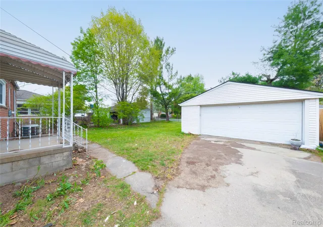 2nd image of 11316 Arcola St, Livonia, MI 48150 | MLS# 20261058948