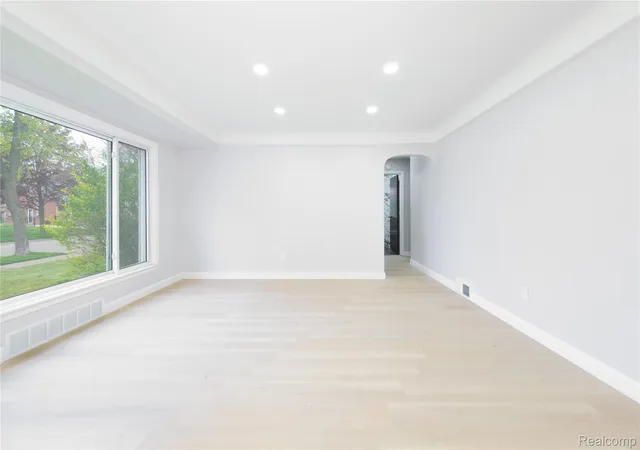 4th image of 11316 Arcola St, Livonia, MI 48150 | MLS# 20261058948