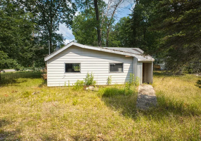 4th image of 10130 N Brooks Rd, Irons, MI 49644 | MLS# 72026039066