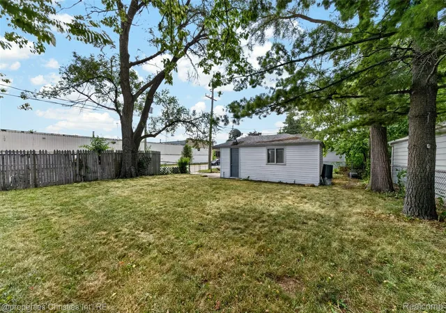 30th image of 880 Jewell St N, Ferndale, MI 48220 | MLS# 20261058955