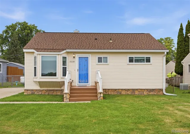 Photo 1 of Sale Pending at 5230 Hatchery Rd, Waterford, MI 48329 | MLS# 20261058957 | Listing updated on 2026-08-16