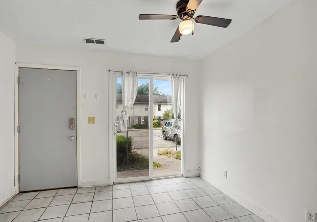 Photo 3 of Condo for sale at 3433 Kenbrooke Ct, Kalamazoo, MI 49006 | MLS# 66026039070 | Listing updated on 2026-08-24