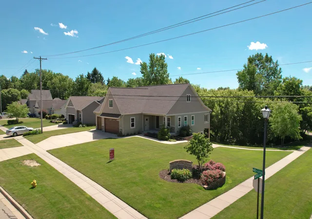 Photo 3 of Single family home for sale at 2961 Bristol Ave Nw, Grand Rapids, MI 49544 | MLS# 65026039089 | Listing updated on 2026-08-08