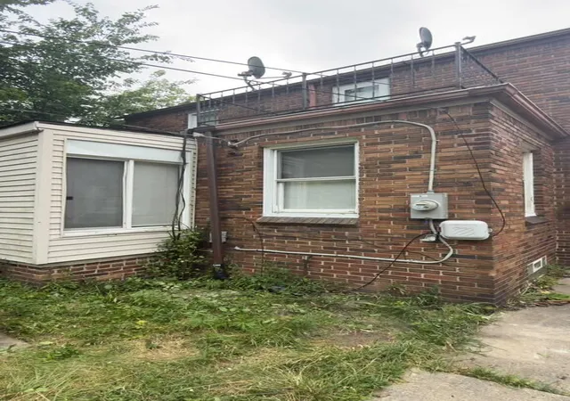 Photo 3 of Single family home for sale at 11545 Kenmoor St, Detroit, MI 48205 | MLS# 81026039097 | Listing updated on 2026-10-03