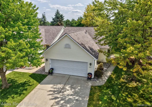 Listing Photo 3 - Condo for sale in building located at 9434 Linda Dr, Davison, MI 48423