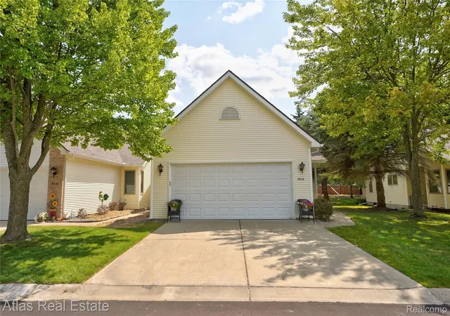 Listing Photo 4 - Condo for sale in building located at 9434 Linda Dr, Davison, MI 48423