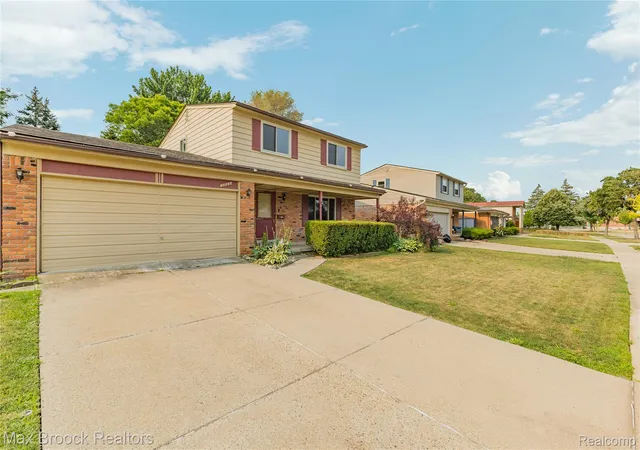 Photo 3 of Single family home for sale at 2868 Belcher Dr, Sterling Heights, MI 48310 | MLS# 20261059003 | Listing updated on 2026-07-30