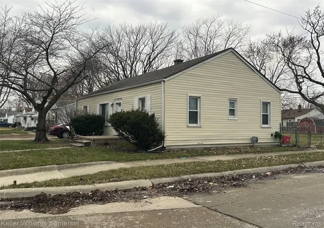 Photo 3 of Single family home for sale at 13723 Hendricks Ave, Warren, MI 48089 | MLS# 20261059006 | Listing updated on 2026-07-30