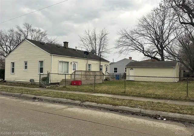 Photo 4 of Single family home for sale at 13723 Hendricks Ave, Warren, MI 48089 | MLS# 20261059006 | Listing updated on 2026-07-30
