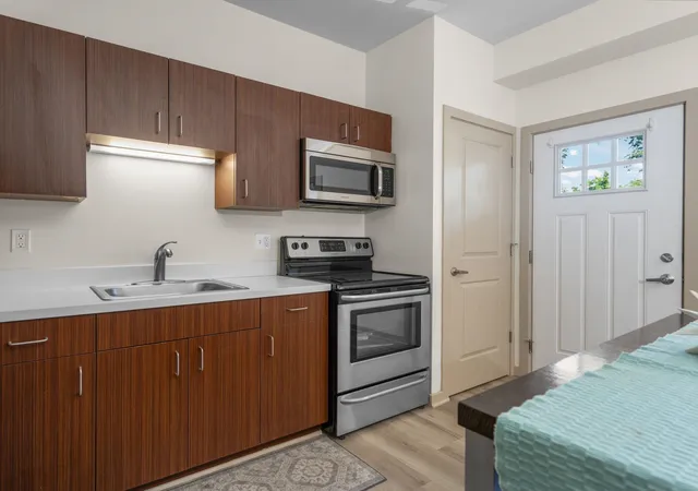4th image of 619 E Eighth St, Traverse City, MI 49686 | MLS# 78080071642