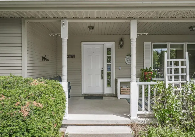 3rd image of 4356 Carlson Dr, Traverse City, MI 49684 | MLS# 78080071643