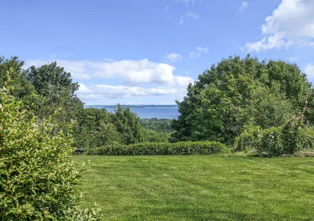 4th image of 4356 Carlson Dr, Traverse City, MI 49684 | MLS# 78080071643