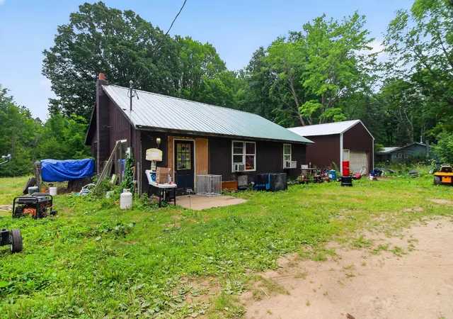 3rd image of 6742 150Th Ave, Hersey, MI 49639 | MLS# 72026039111