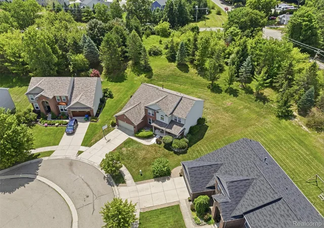 5th image of 957 River Rock Dr, Holly, MI 48442 | MLS# 20261059018