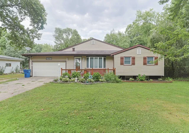 Photo 3 of Single family home for sale at 2937 S 13th Street, Niles, MI 49120 | MLS# 69026039121 | Listing updated on 2026-09-14