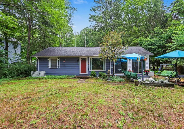 1st image of 2145 Lakeshore Dr, Fennville, MI 49408 | MLS# 71026039115