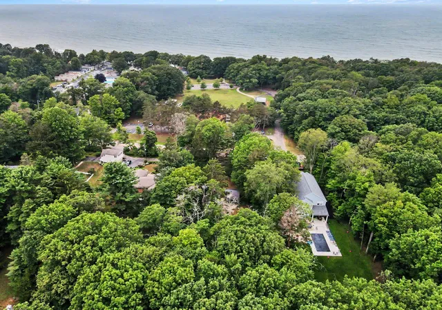 2nd image of 2145 Lakeshore Dr, Fennville, MI 49408 | MLS# 71026039115