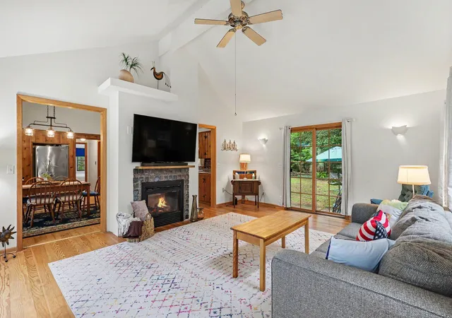 5th image of 2145 Lakeshore Dr, Fennville, MI 49408 | MLS# 71026039115