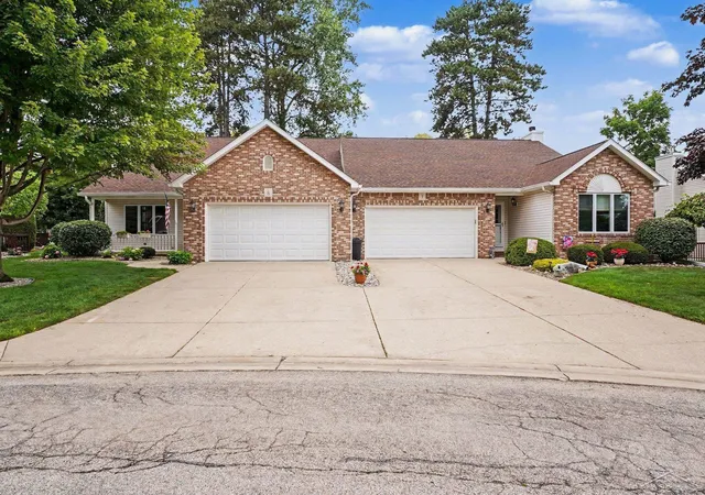 1st image of 8 Thornapple Ct, Saginaw, MI 48603 | MLS# 61050216558