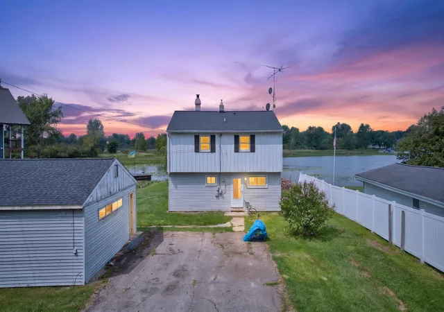 1st image of 1040 Echo Beach Dr, Jackson, MI 49203 | MLS# 55026039126