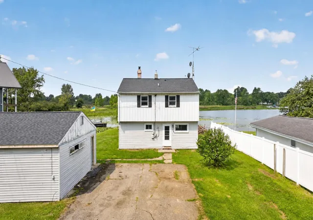 2nd image of 1040 Echo Beach Dr, Jackson, MI 49203 | MLS# 55026039126