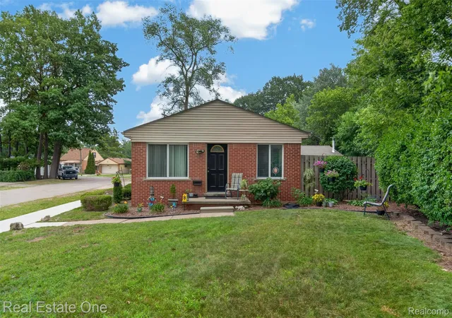 2nd image of 26212 Park Ct, Madison Heights, MI 48071 | MLS# 20261059037