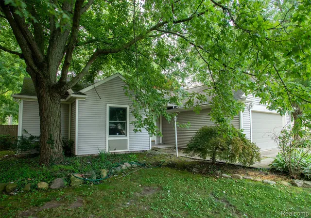 Photo 2 of Single family home for sale at 26085 Superior Rd, Taylor, MI 48180 | MLS# 20261059038 | Listing updated on 2026-09-09