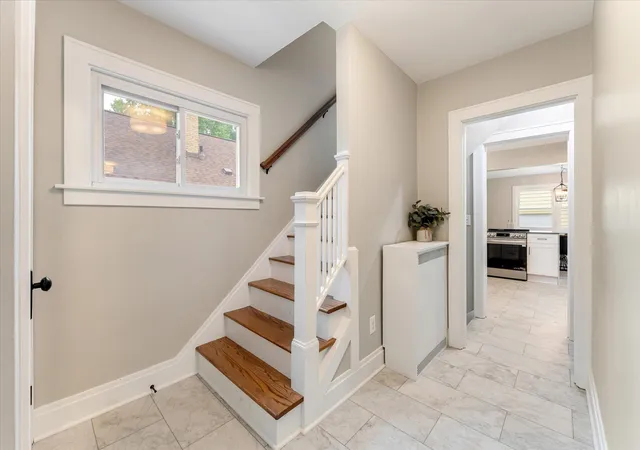 2nd image of 2630 Oakwood Ave Ne, Grand Rapids, MI 49505 | MLS# 65026039133