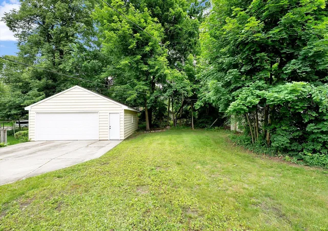 33rd image of 2630 Oakwood Ave Ne, Grand Rapids, MI 49505 | MLS# 65026039133