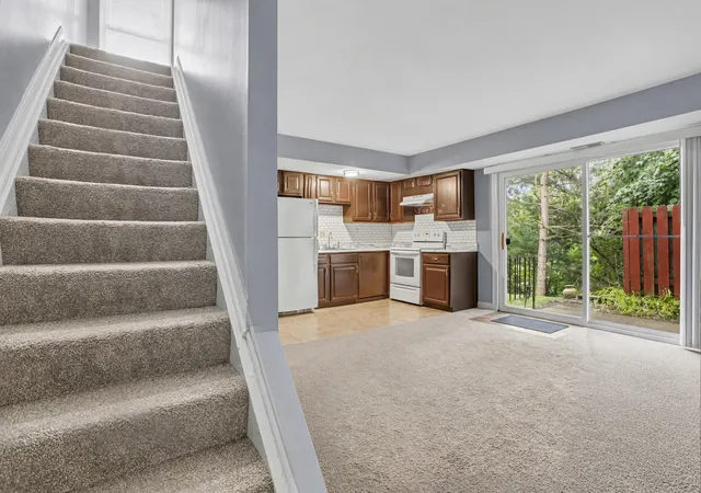 Photo 3 of Condo for sale at 3517 Kenbrooke Ct, Kalamazoo, MI 49006 | MLS# 66026039131 | Listing updated on 2026-08-24