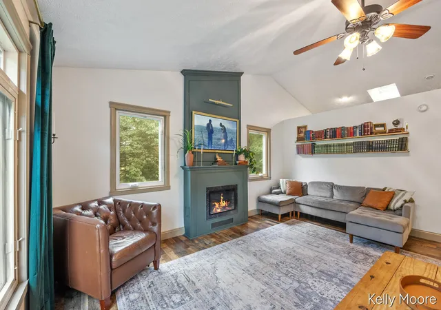 Photo 4 of Single family home for sale at 11856 Berridge Rd, Greenville, MI 48838 | MLS# 65026039130 | Listing updated on 2026-09-12
