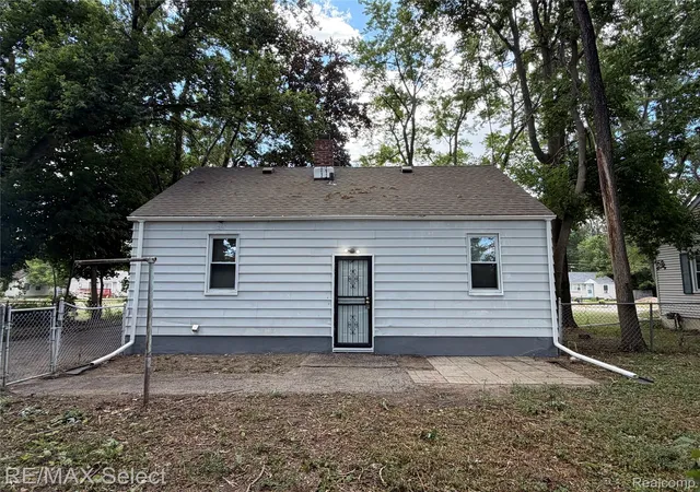 3rd image of 3155 Leith St, Flint, MI 48506 | MLS# 20261059045