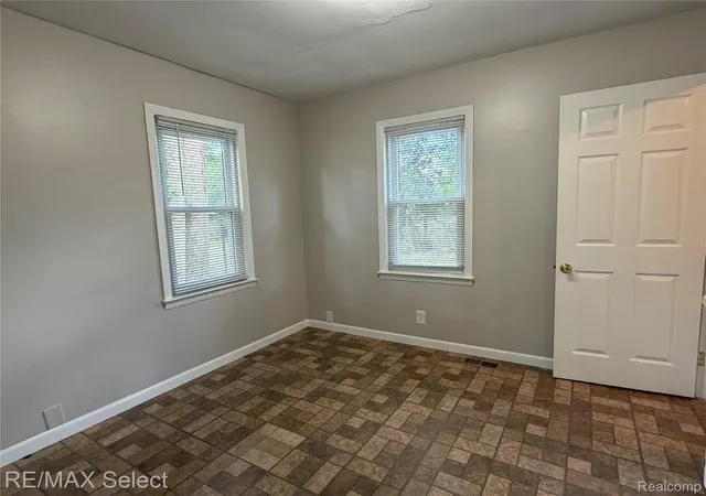 5th image of 3155 Leith St, Flint, MI 48506 | MLS# 20261059045