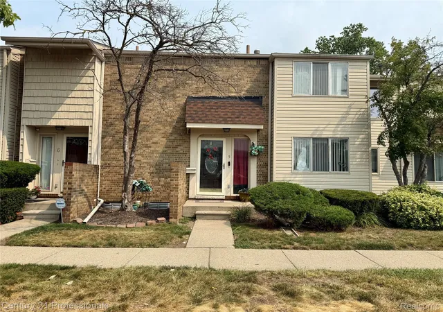 Photo 1 of Condo for sale at 5 Richmond Towne St, Southfield, MI 48075 | MLS# 20261059056 | Listing updated on 2026-08-11