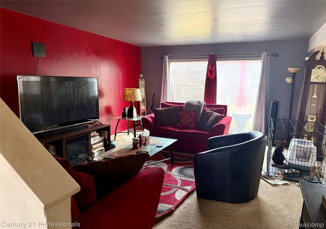 Listing Photo 4 - Condo for sale in building located at 5 Richmond Towne St, Southfield, MI 48075